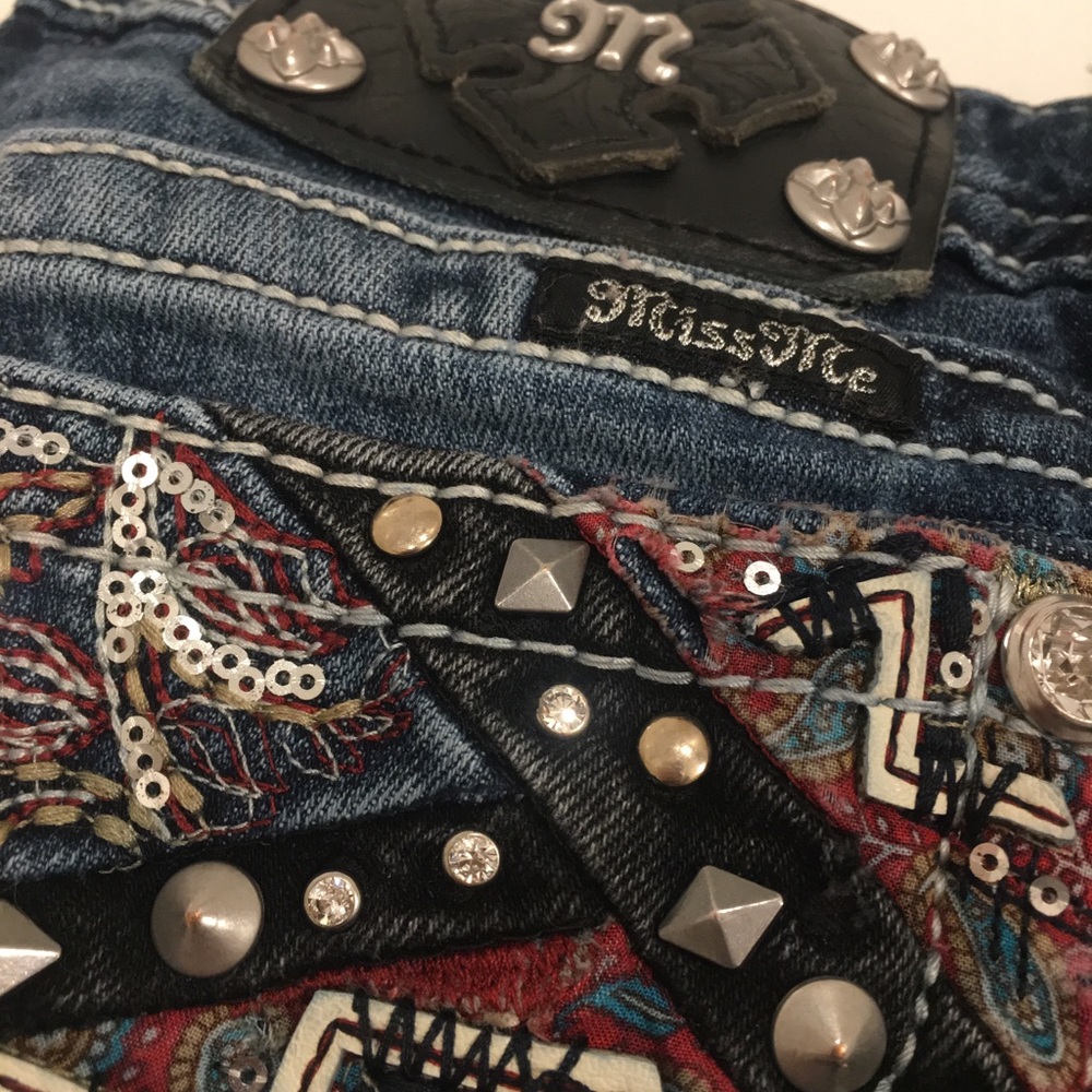 🛍 MAKE OFFER!!! MISS ME ⚜️ 27 Embellished Jeans